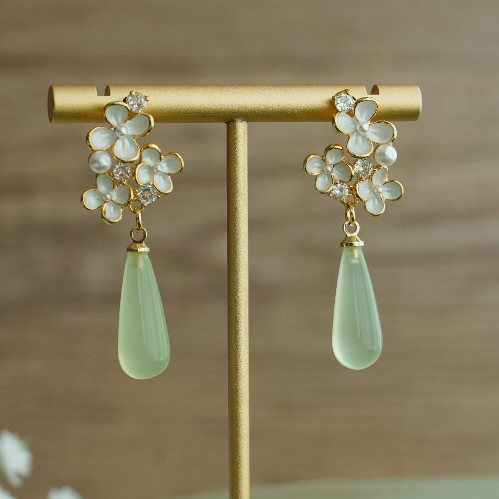 White hydrangea earrings bridal earrings wedding earrings